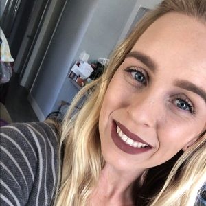 Meet your Posher, Cierra